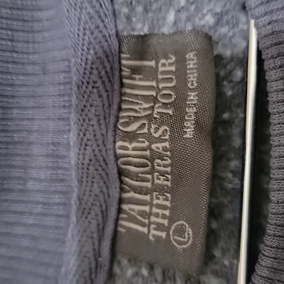 Taylor Swift The Eras Tour Official Merch Blue Crewneck Sweatshirt Large NWT - Picture 2 of 6